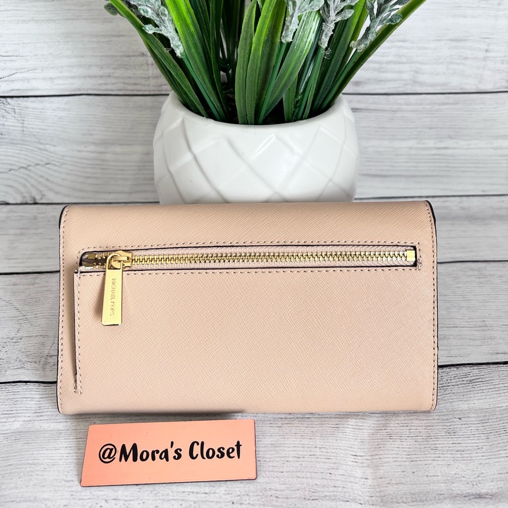 🦋Michael Kors Trifold Wallet - Picture 2 of 7